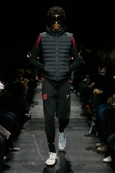 Look 64
